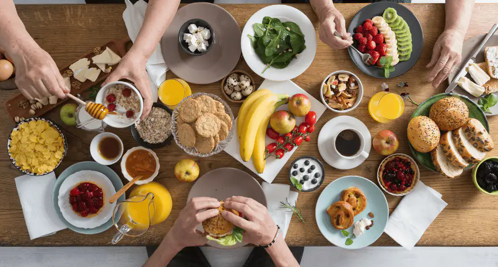 رژیم غذایی مناسب در کنار تمرین یوگا برای شکم و پهلو