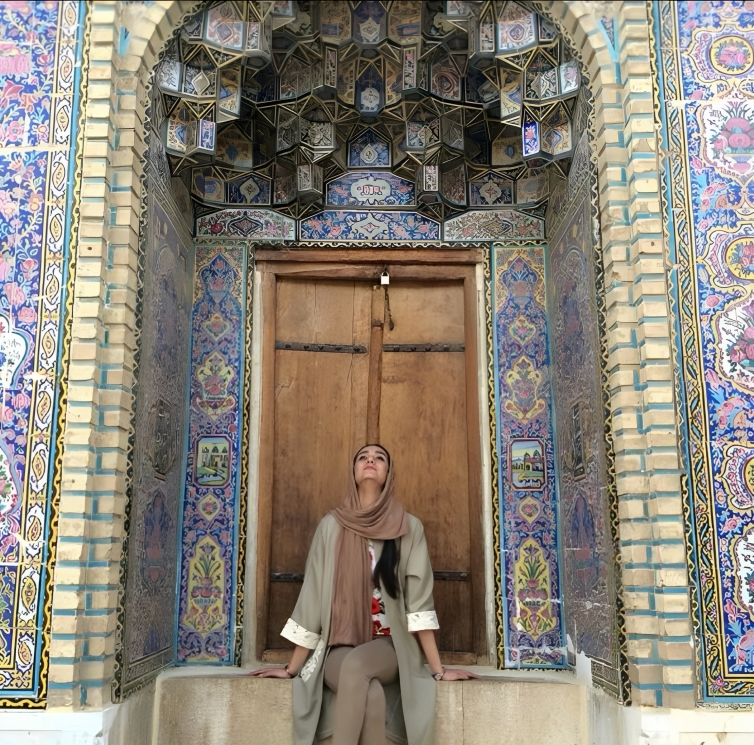 گلرخ سخدری